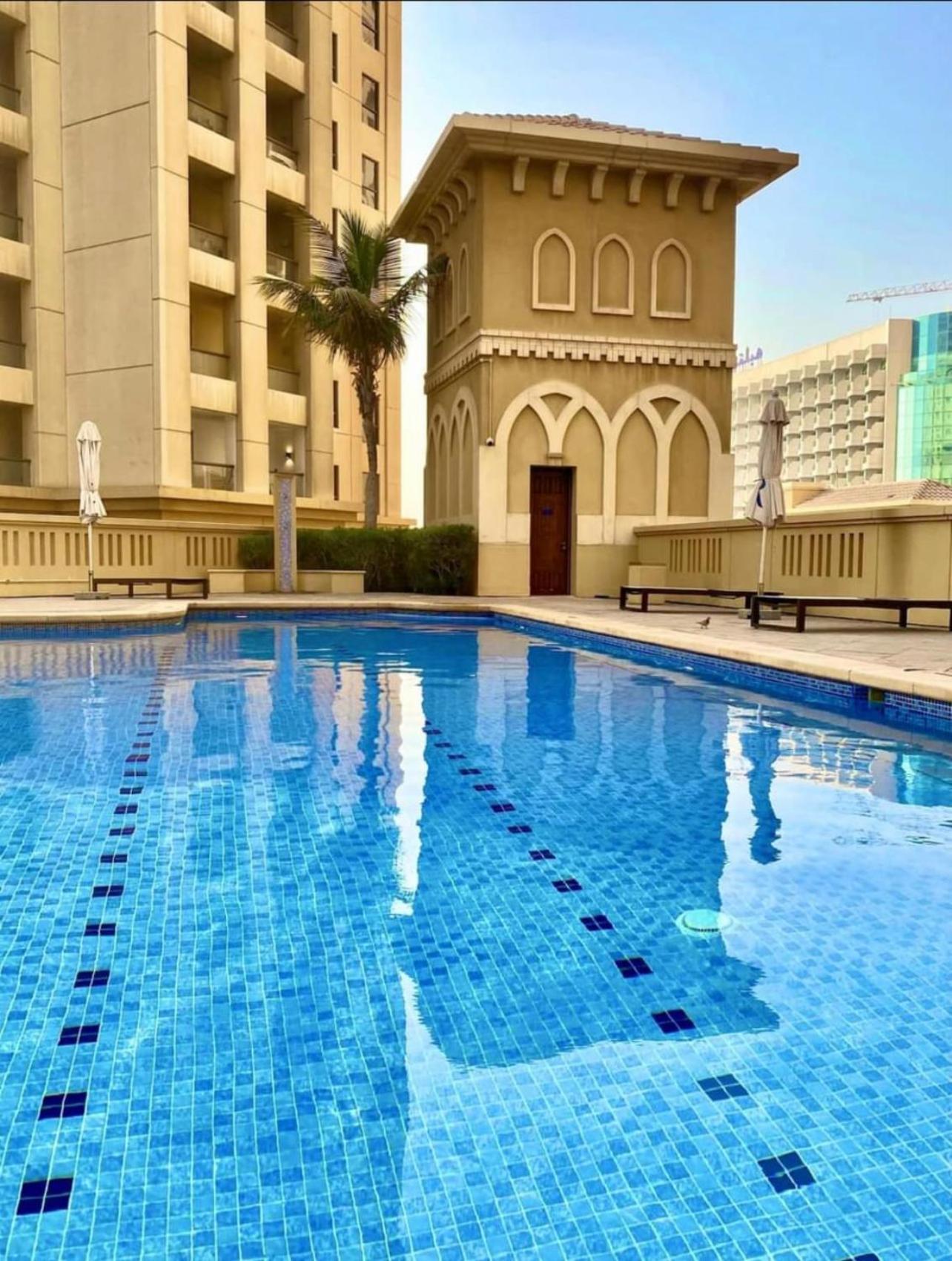 Seaview Beach Hostel Jbr - Walk To Beach - Gym - Pool - Metro Station Dubai Exterior photo